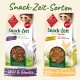 Zwei Haustiersnackpakete mit der Aufschrift "Snack-Zeit" mit den Geschmacksrichtungen "Wild & Gemüse" und "Huhn & Früchte", mit aufgelisteten Zutaten.