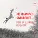 Un chien joyeux saute dans les airs pour attraper une balle, avec le texte "DES FRIANDISES SAVOUREUSES POUR UN MAXIMUM DE PLAISIR" affiché en évidence.