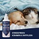 Ein Pudel wird auf einem Handtuch neben Pawlies Fur Care Spray gepflegt, beschriftet mit "100% natürliche Inhaltsstoffe" und "Stressfreies Kämmen."