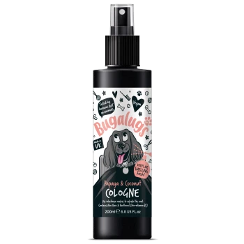 Schwarze Sprühflasche Bugalugs Papaya & Kokosnuss Kölnisch Wasser für Hunde, vegan gekennzeichnet, hergestellt in Großbritannien, 200 ml, mit Cartoon-Hund-Illustration.