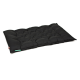 Schwarzes gepolstertes Haustierbett mit einem gesteppten Design, das ein kleines Etikett an der Seite hat.