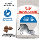 Royal Canin Home Life Indoor Katzenfutterbeutel mit einer Illustration einer sich dehnenden Katze, mit Text, der die Gesundheitsnahrung und den reduzierten Stuhlgeruch hervorhebt.