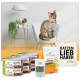 Eine gefleckte Katze sitzt auf einem weißen Stuhl in einem modernen Raum mit Haustierfutter, das "Ich liebe meine Katze" beschriftet ist, und einer Tragetasche mit der Aufschrift "KATZEN LIEB HABER."
