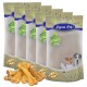 Fünf Säcke Lyra Pet Natural Power Hundeleckerlis, mit einem Haufen Kaustreifen davor.