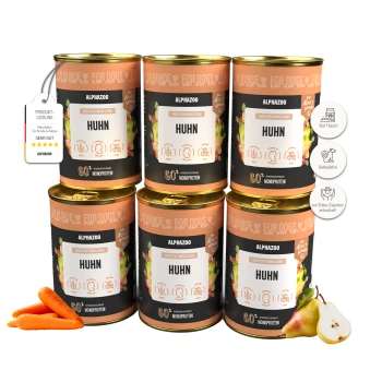 Sechs Dosen Haustierfutter mit der Aufschrift 'Hühnerschmaus', die Hähnchen und Birnen enthalten, mit Nährwertinformationen und Angaben zu hochwertigen Zutaten.