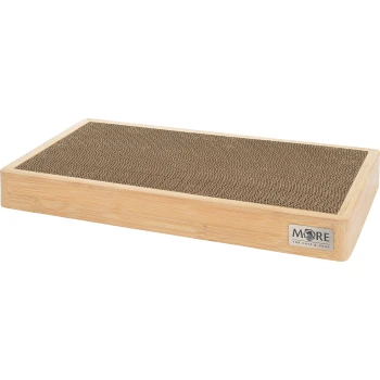 Tapis à gratter en bambou pour chats et chiens avec une surface texturée, étiqueté "PLUS POUR CHATS & CHIENS" sur une plaque métallique.