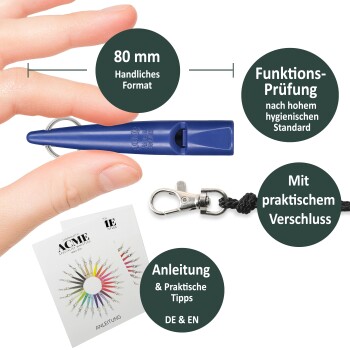 Hand hält eine blaue 80mm ACME Pfeife mit Schlüsselring, Lanyard-Clip und zweisprachiger Bedienungsanleitung in Deutsch und Englisch.