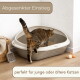 Getigerte Katze steigt in eine beige Katzentoilette mit abgesenktem Einstieg; Text: 'Abgesenkter Einstieg' und 'perfekt für junge oder ältere Katzen'.