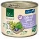 Dose mit Hundefutter, beschriftet mit "Real Nature Original", das Ente mit Spinat enthält, 68% Entenanteil, und hervorgehobene Superfoods wie Spinat und Heidelbeeren.
