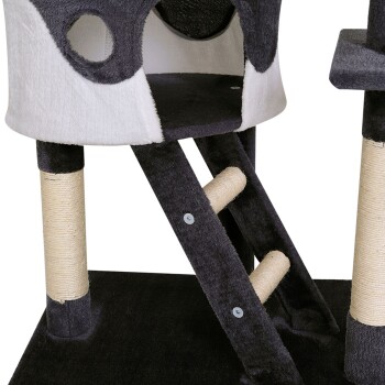 Eine Nahaufnahme eines Katzenbaums mit einem gemütlichen, runden Versteck mit einer weichen, plüschigen Oberfläche in Schwarz und Weiß sowie einer Leiter mit sisalummantelten Pfosten.