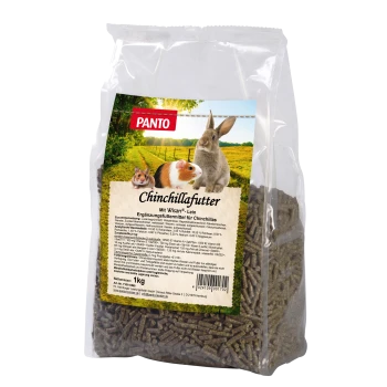 Chinchillafutterverpackung mit der Aufschrift 'PANTO', mit einem malerischen Hintergrund mit einem Kaninchen und einem Meerschweinchen. Enthält 1kg Futter mit Nährwertangaben.