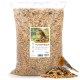Ein 5-kg-Beutel Vogelfutter mit der Aufschrift "FUTTERTRAUM SCHALENLOSES STREUFUTTER" mit einem Rotkehlchen auf der Vorderseite und einem kleinen Haufen Samen davor.