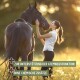 Ein braunes Pferd und ein Collie im Freien, mit einem Textfeld, das "MIT EXPERTEN ENTWICKELT" über die Expertenentwicklung in Deutschland zeigt.