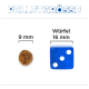 Bild, das die Pelletgrößen vergleicht: ein 9 mm Haustierfutterpellet neben einem 16 mm blauen Würfel, mit dem Text "PELLETGRÖSSE" und "Würfel."