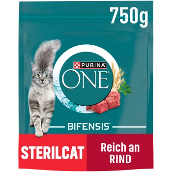 Verpackung von Purina ONE Bifensis Katzenfutter mit einer grauen getigerten Katze, 750 g Größe, beschriftet mit 'STERILCAT' und 'Reich an RIND ALS ZUTAT NR. 1.'