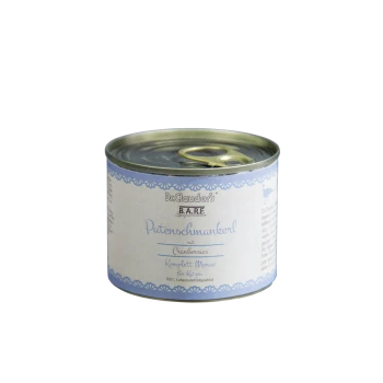 De la nourriture en conserve pour chat étiquetée "Dr. Clauder's B.A.R.F. Putenschmankerl mit Cranberries," avec un design bleu clair et une languette de traction.