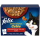 Purina Felix Sensations Gelée Katzenfutterbox mit Fleischstückchen, zeigt eine schwarz-weiße Katze, die sich die Lippen leckt, 12 Packungen.