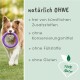 Ein glücklicher Border Collie hält ein lila Ringspielzeug mit der Aufschrift "natürlich OHNE" ohne Zusatzstoffe, Konservierungsstoffe, Füllstoffe und glutenfrei.