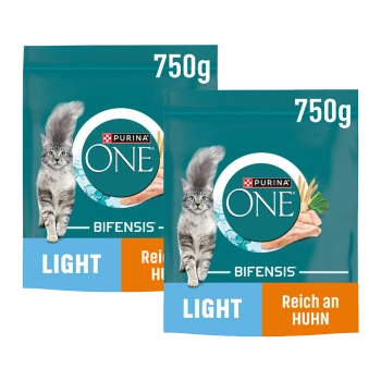 Zwei 750g Beutel Purina ONE Bifensis Light Katzenfutter mit grauer Katze und Hühnerbild auf der Verpackung.