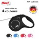 Laisse rétractable pour chien noire avec un logo argenté, disponible en quatre couleurs : noir, bleu, rouge et rose.