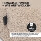 Nahaufnahme eines beigen Haustierbettes mit teddybärartigem Stoff. Text: "HIMMELISCH WEICH – WIE AUF WOLKEN," atmungsaktiv und sicher.