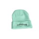Mintgrüne Mütze mit umgeschlagenem Saum, mit dem Text "HILFESEINLIEBE by SCHWARZE" in Schwarz gestickt.