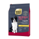 Dog food bag featuring a black and white dog, labeled "SELECT GOLD MEDIUM ADULT Complete," with details on weight and ingredients.