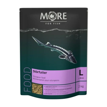 Opakowanie karmy dla węgorzy z grafiką węgorza, oznaczone "WIĘCEJ DLA RYB", z informacjami o zrównoważonym wzroście i braku mączki sojowej.