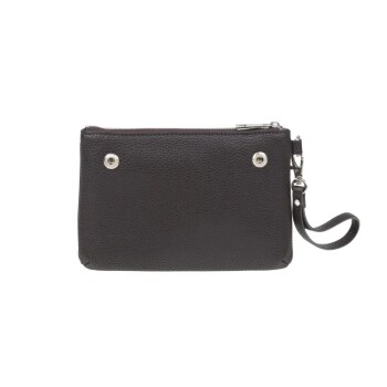 Schwarze, strukturierte Leder-Clutch mit Reißverschluss und Handgelenkriemen, mit zwei silbernen Druckknöpfen auf der Vorderseite.