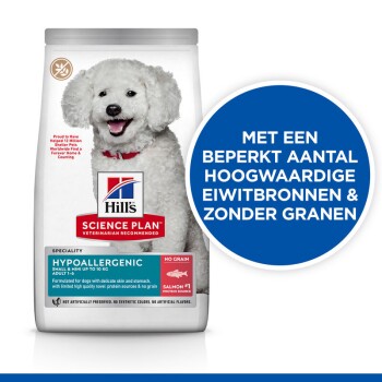 Hill's Science Plan Hypoallergene hondenvoeding zak met een fluffy witte hond. Tekst benadrukt 'Geen Granen' en 'Zalm #1 Eiwitbron.'