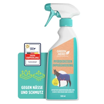 Weiße Sprühflasche mit der Aufschrift 'GREEN HERO Nature Knows Best' mit einem Pferd, das eine blaue Decke trägt, mit dem Text 'Pferdedeken Imprägnierung.'
