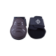 Braune Hufschuhe für Pferde mit schwarzen Riemen, mit einem eleganten Design und schützendem Außenschild, auf einem weißen Hintergrund präsentiert.