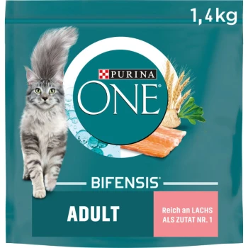Purina ONE Bifensis Katzenfutterbeutel, 1,4 kg, mit einer grauen getigerten Katze, Lachs und Weizen, beschriftet mit "Erwachsene" und "Reich an Lachs."