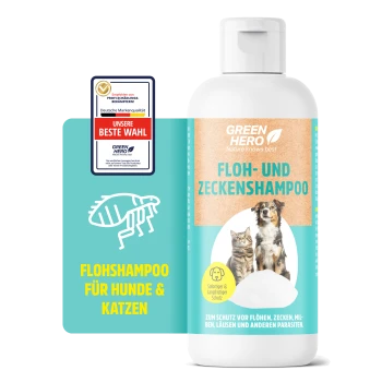 Flasche mit GreenHero Floh- und Zeckenshampoo für Haustiere, mit einer Illustration von Katze und Hund, mit einem "Sehr Gut"-Qualitätsbewertungsabzeichen.