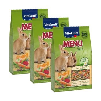 Trois sacs de nourriture pour lapins Vitakraft MENU Vital avec deux jolis lapins sur le devant, avec des fruits et légumes affichés.