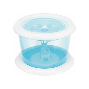 Baignoire de toilettage pour animaux transparente bleue avec un bord blanc, présentant un mécanisme de brosse rotative centrale pour nettoyer les animaux.
