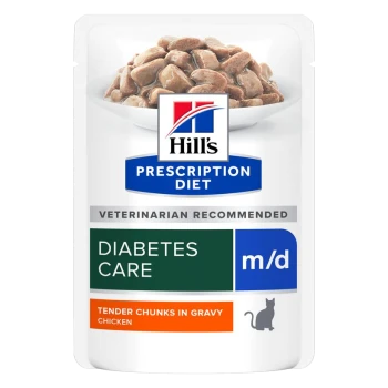 Hill's Prescription Diet m/d Diabetes Care kattenvoer zakje, met zachte stukjes in jus, kip smaak, met 'Veterinarian Recommended' label.