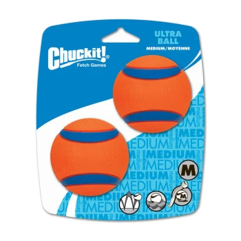 Deux balles Chuckit! Ultra de taille moyenne orange et bleue présentées sur une carte d'emballage bleue avec le texte "Fetch Games."