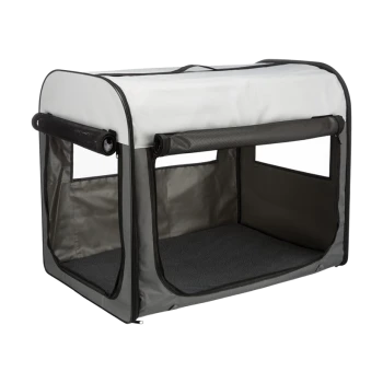 Tragbare Haustierbox mit einem grau-weißen Design, mit Netzfenstern und einer weichen Bodenmatte, ideal für Reisen oder den Heimgebrauch.