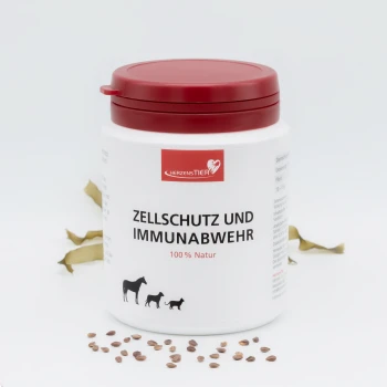 Weißer Behälter für Haustierergänzungsmittel mit rotem Deckel, beschriftet mit "Zellschutz und Immunabwehr 100% Natur" von HerzensTier, zeigt Symbole von Pferd, Hund und Katze.