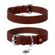 Bruine leren hondenhalsbanden met zilverkleurige gesp en D-ring, ronde QR-tag met 'SCAN ME' en klein rood label 'WAU DOG'.