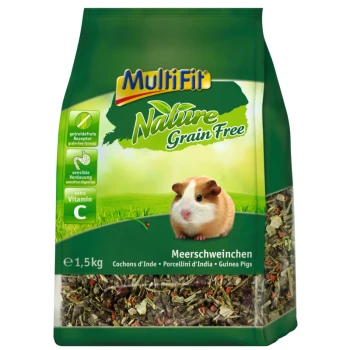 Nourriture pour animaux MultiFit Nature Grain Free pour cobayes, présentant un cobaye sur le devant, avec un texte indiquant 'vitamine C supplémentaire' et '1,5 kg'.