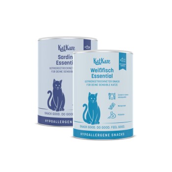 Zwei KatKare-Snackdosen mit Aufschriften „Weißfisch Essential“ und „Sardin Essential“, Katzenmotiv und Text „Snack gut. Tu Gutes.“
