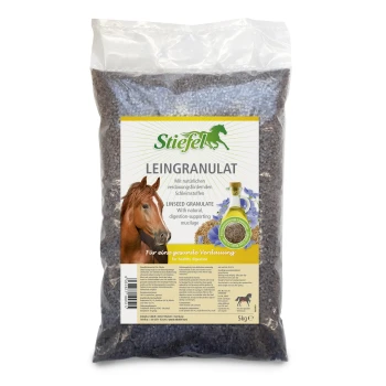 Eine 5kg Tüte Stiefel Leinsamen-Granulat für Pferde, die eine Nahaufnahme des Gesichts eines Pferdes zeigt, mit Text, der die Unterstützung der natürlichen Verdauung hervorhebt.