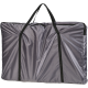 Sac de transport rectangulaire matelassé gris avec anses noires et fermeture éclair sur le dessus.