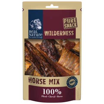 Ein Paket von Real Nature Wilderness Horse Mix Hundeleckerlis, mit einer Vielzahl von getrockneten Pferdefleischstücken, beschriftet mit "100% Pferd Cheval Horse."