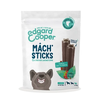Bâtonnets Mâch' Edgard Cooper pour chiens, avec un chien souriant et un texte sur les faibles calories, les ingrédients de fraise et d'huile de menthe.