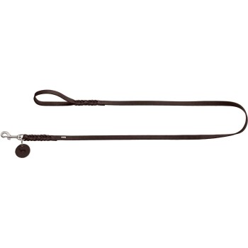 Braune Leder-Hundeleine mit geflochtenem Griff und einem Metallclip, mit einem runden Anhänger mit Hundesilhouette.