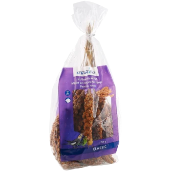 Durchsichtiger Plastikbeutel mit roten Hirseähren, beschriftet mit "schweizer Kolbenhirse rot," mit bunten Vögeln und dem Text "100% NATURAL."