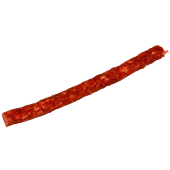 Ein einzelner roter Hundeleckerli-Stick, strukturiert und länglich, isoliert auf einem weißen Hintergrund.